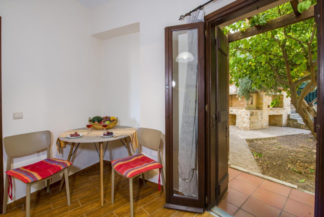 Douliana Villas Bagian luar foto